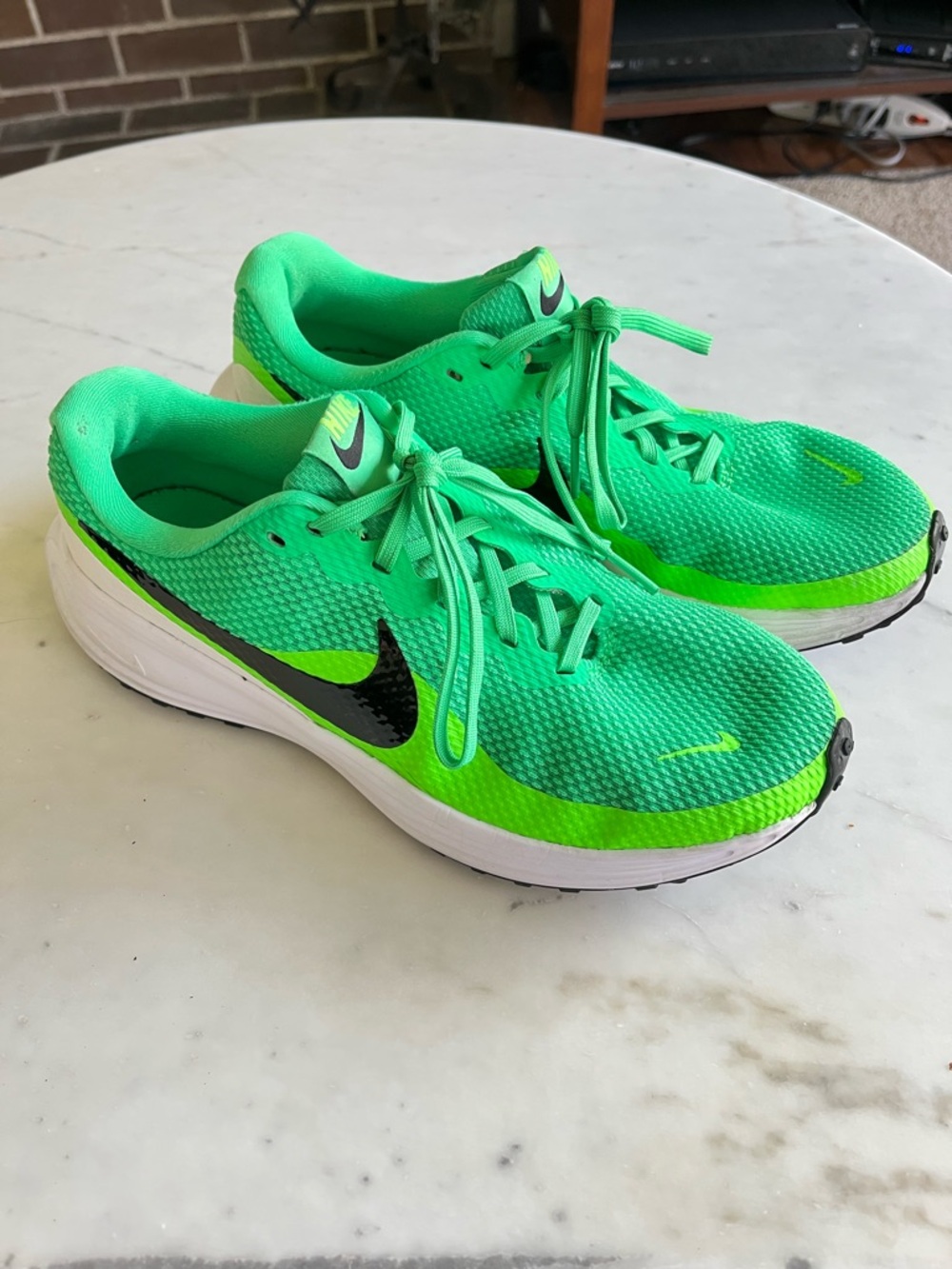 Nike Mens Lime Green Running Sneakers with Black Swoosh